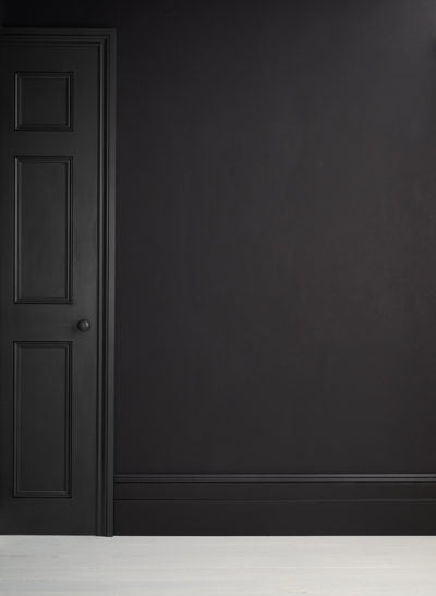 Athenian Black – Annie Sloan Satin Paint Dekorfarbe