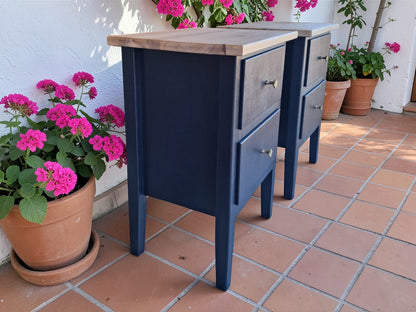 Pareja mesitas de noche Mid Century Modern azul oscuro restauradas con tiradores de bronce