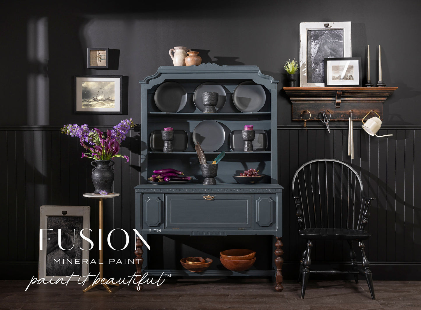 Detalle mueble restaurado con Fusion Mineral Paint Cambridge azul grisáceo