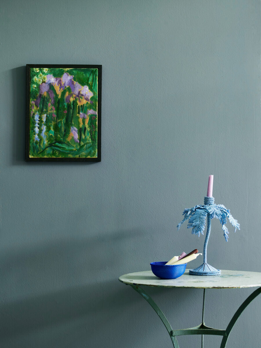 Recibidor pintado con Wall Paint Cambrian Blue de Annie Sloan, ambiente elegante

