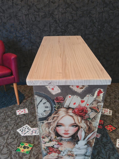 AUSVERKAUFT! Sideboard „Alice im Wunderland“ – handgefertigt aus Massivholz