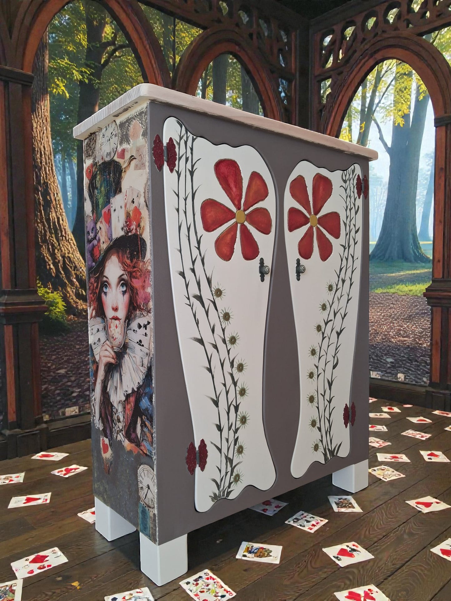 AUSVERKAUFT! Sideboard „Alice im Wunderland“ – handgefertigt aus Massivholz