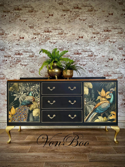 Ejemplo aplicación papel decoupage A Peacock Pair en mueble restaurado