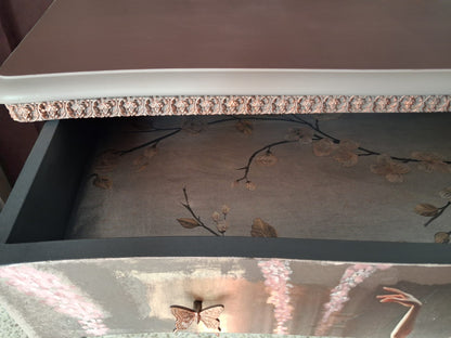 Vintage Ballet & Blooms Dresser – Restored Romantic Furniture / Cómoda Vintage Restaurada de Ballet y Flores