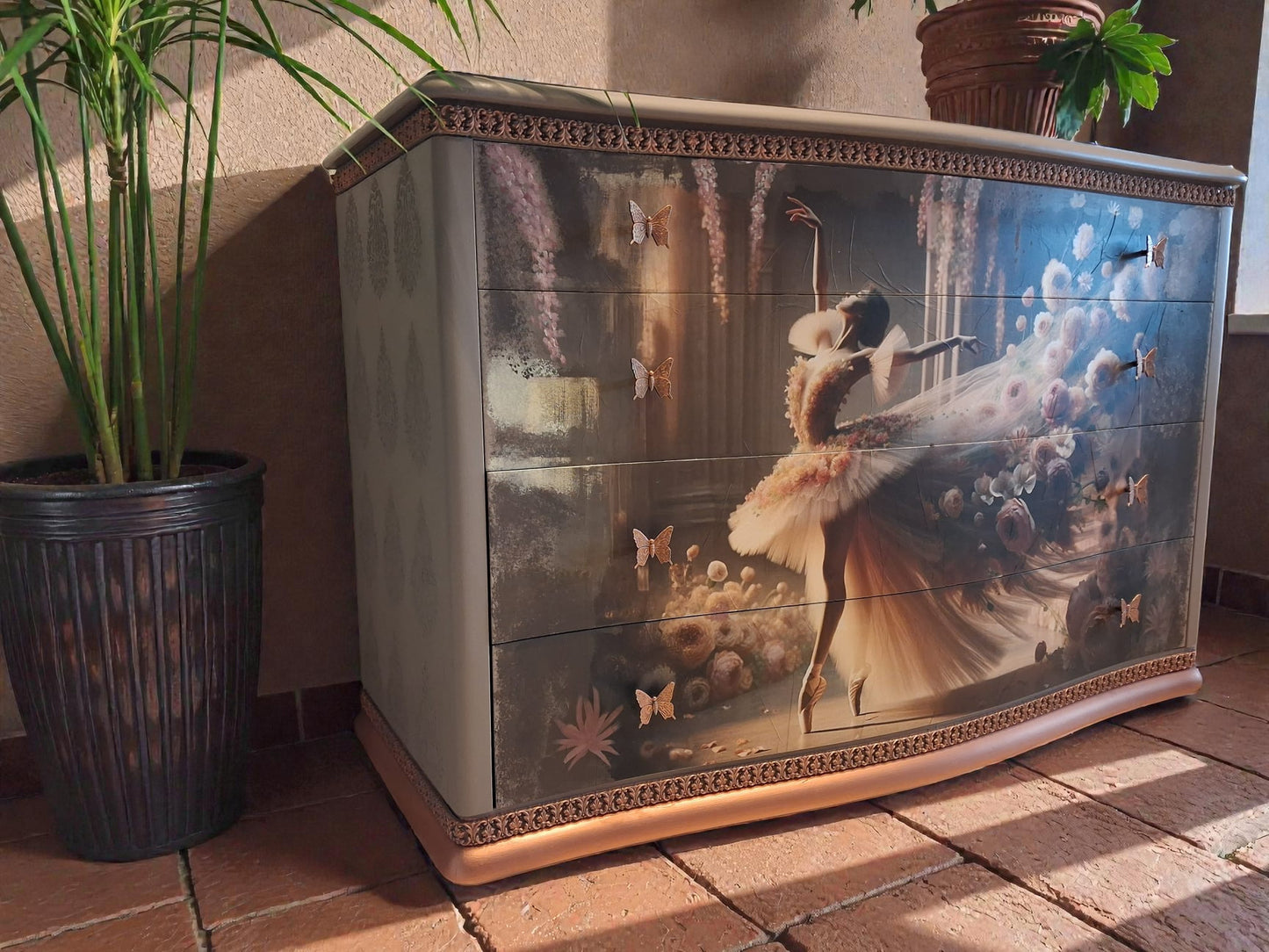 Vintage Ballet & Blooms Dresser – Restored Romantic Furniture / Cómoda Vintage Restaurada de Ballet y Flores