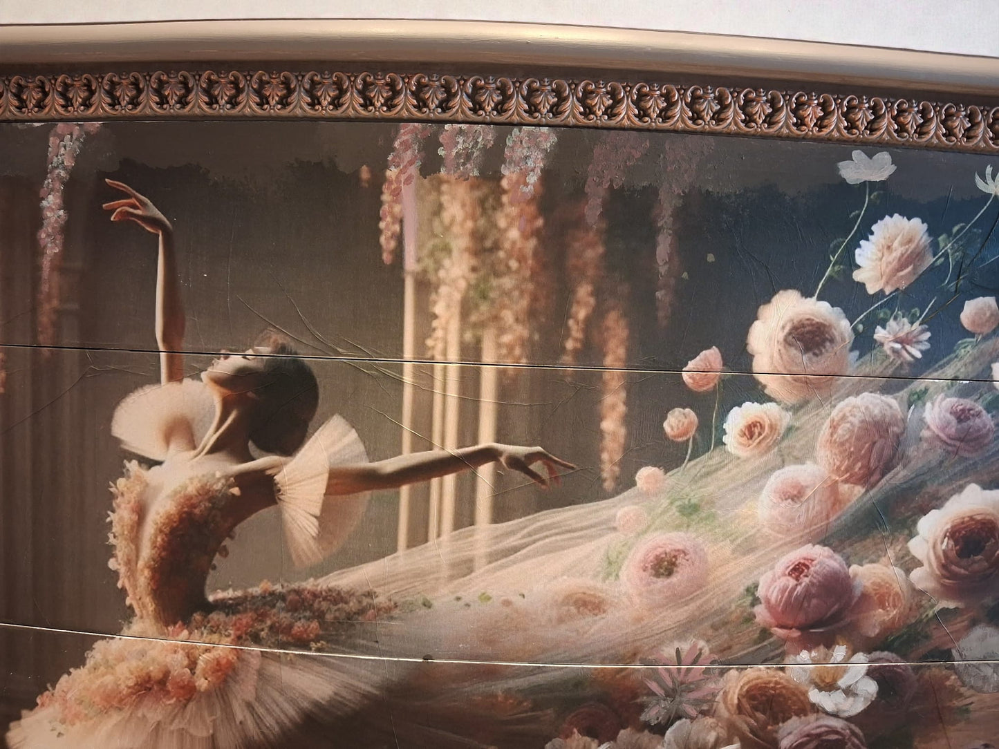 Vintage Ballet & Blooms Dresser – Restored Romantic Furniture / Cómoda Vintage Restaurada de Ballet y Flores