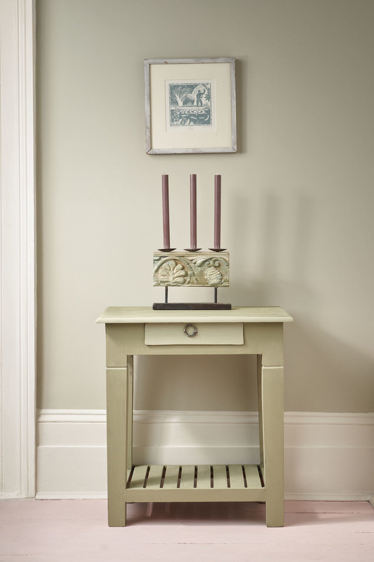 Pared pintada en Wall Paint Cotswold Green de Annie Sloan