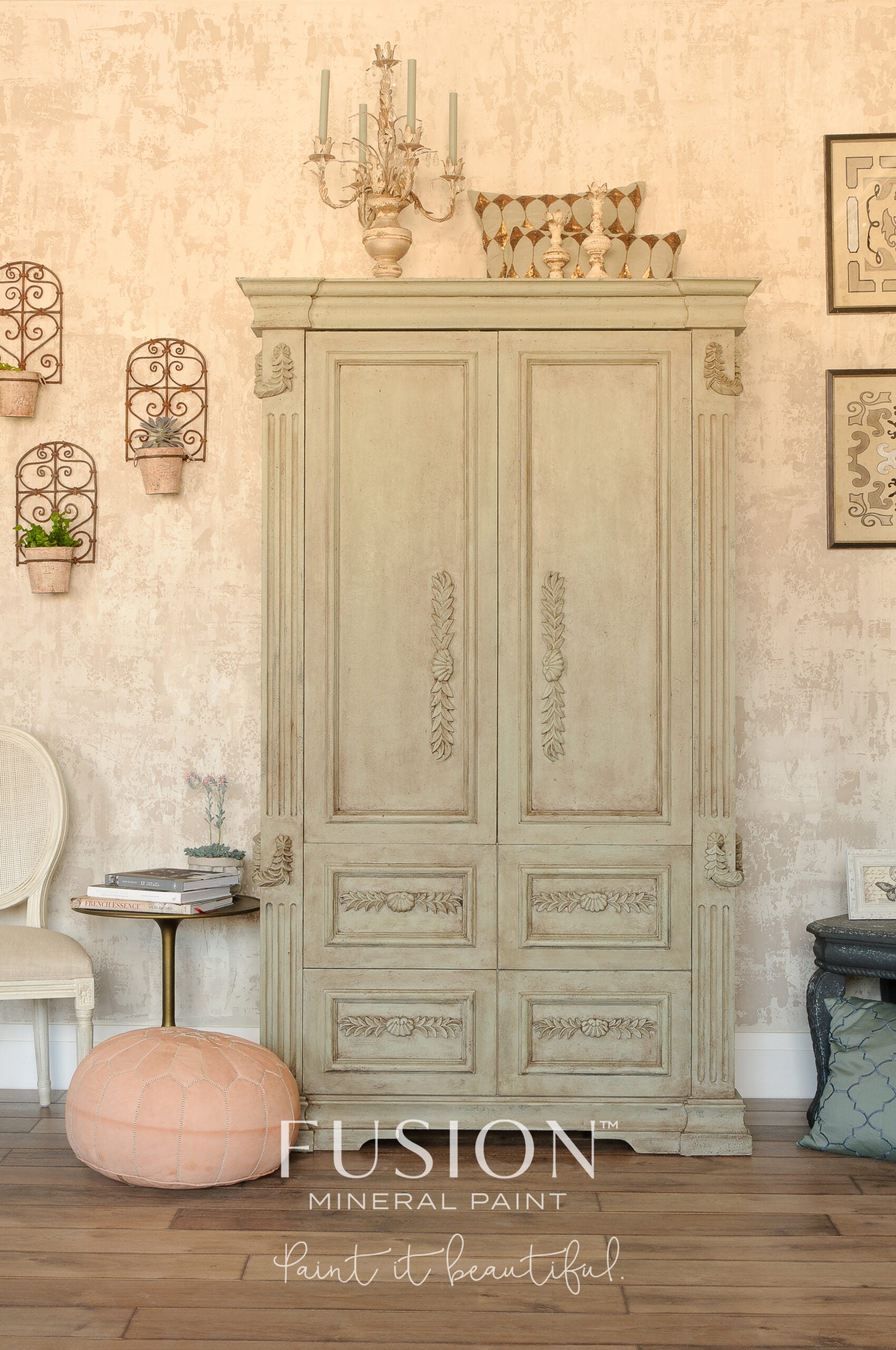 Detalle mueble restaurado con Fusion Mineral Paint Lichen gris verdoso natural