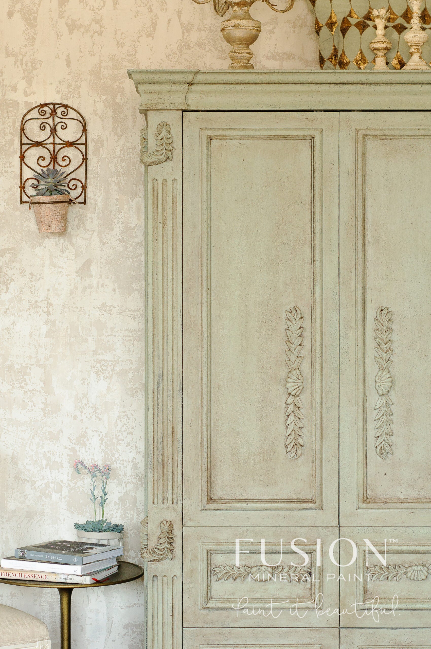 Mueble aparador pintado con Fusion Mineral Paint Lichen gris verdoso