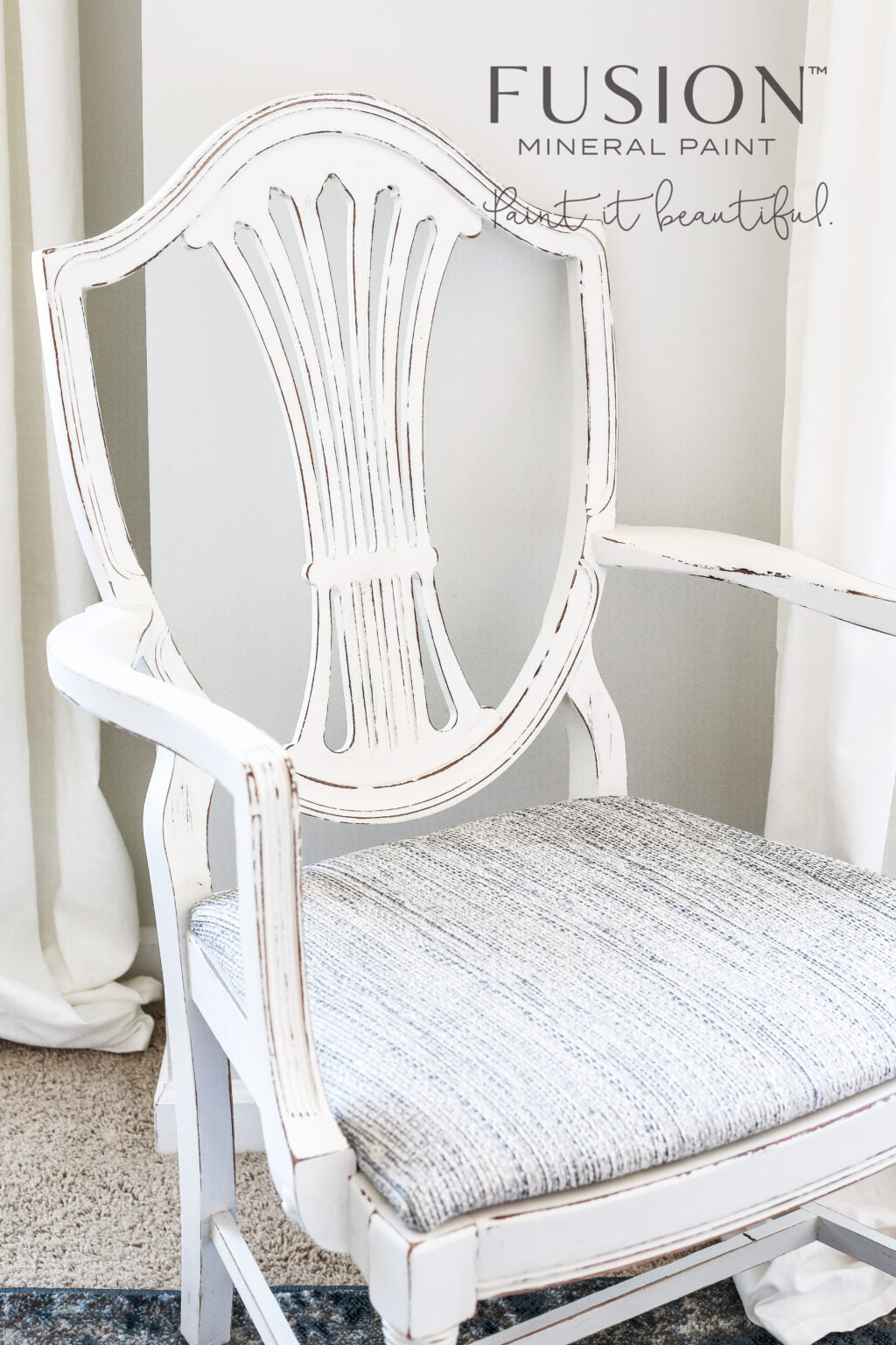 Silla pintada con Fusion Mineral Paint Raw Silk blanco cálido