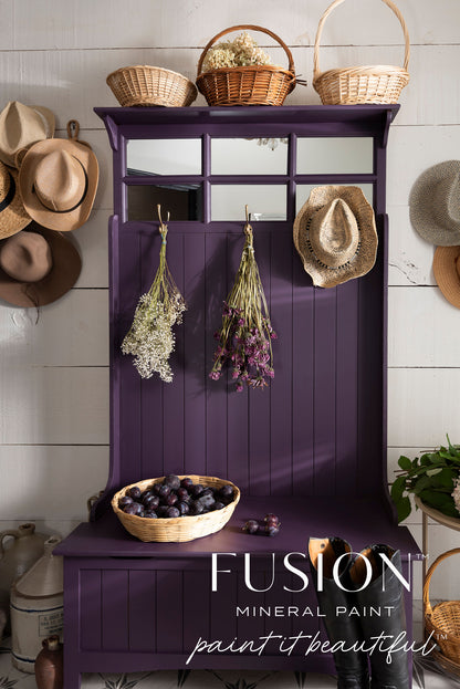 Banco pintado con Fusion Mineral Paint Velvet Plum púrpura intenso