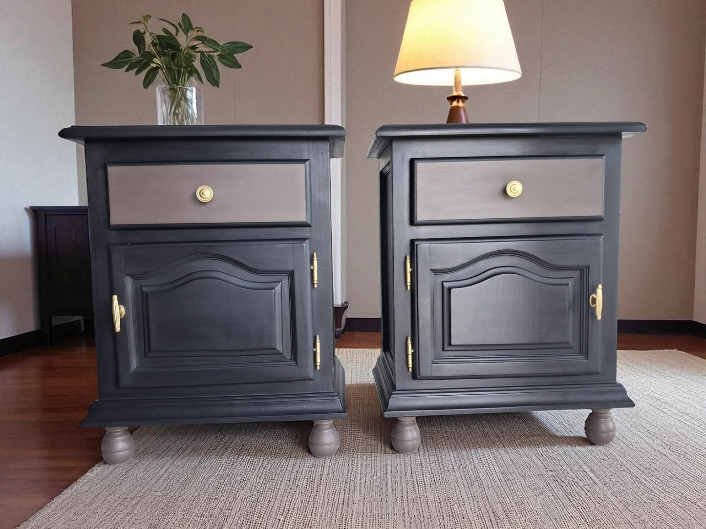 AGOTADO! Antique Nightstand / Mesitas de Noche Antiguas Restauradas – Solid Wood, Brass Handles, Eco Finish