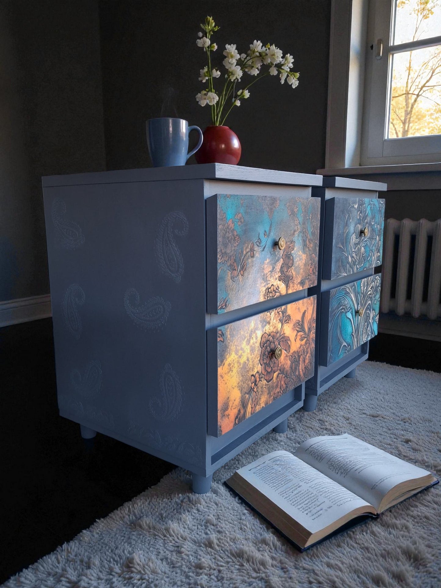 Mid-Century Nightstands with Floral Fronts – Perfect for Bedroom or Living Room / Mesitas MCM con Frentes Florales – Para Dormitorio o Salón