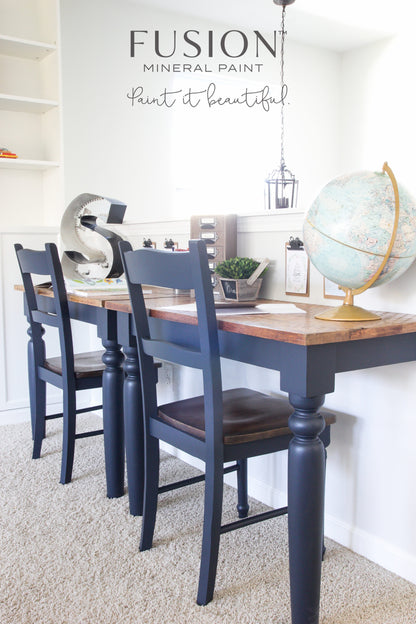 Mueble restaurado con Fusion Mineral Paint Midnight Blue azul oscuro