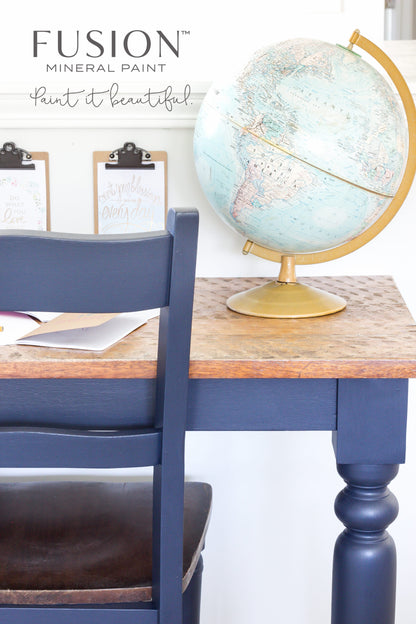 Detalle mueble pintado con Fusion Mineral Paint Midnight Blue azul marino