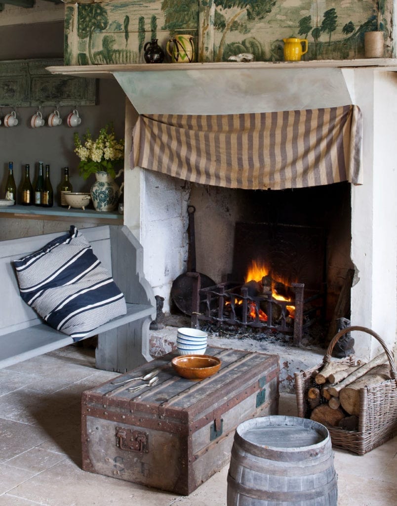 Interior del libro Room Recipes de Annie Sloan estilo Rustic Country - inspiración decoración rústica campestre publicado por CICO Books