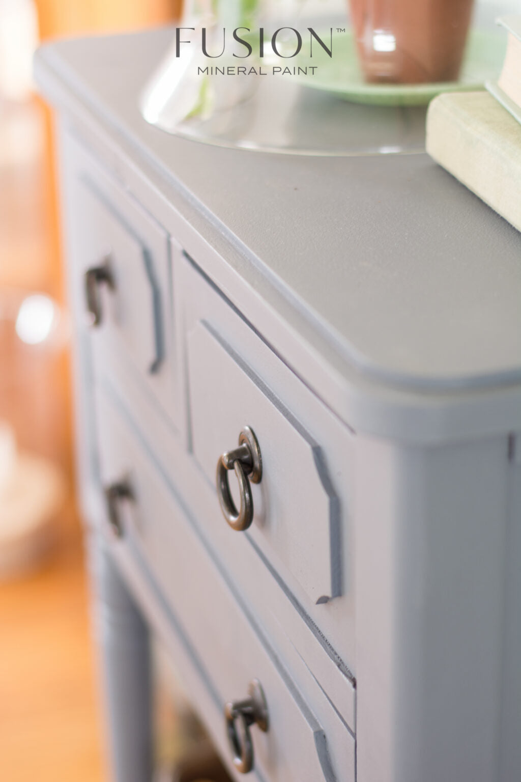 Mueble pintado con Fusion Mineral Paint Soap Stone gris profundo