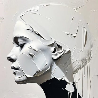 Diseño White Noise de Mint by Michelle — retrato femenino de perfil en blanco y negro con efecto escultórico tridimensional, pinceladas expresivas y goteos de pintura blanca sobre fondo neutro