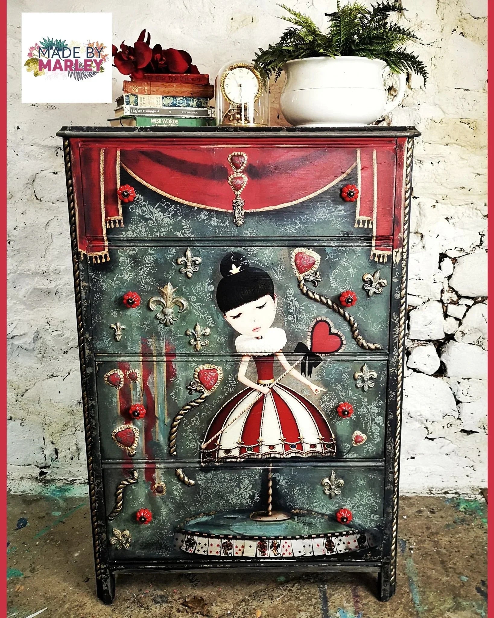 Detalle papel decoupage Fairy Queen - Restauración muebles románticos vintage