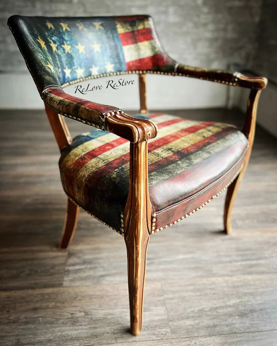 Ejemplo aplicación papel decoupage Stars & Stripes en sillon restaurado