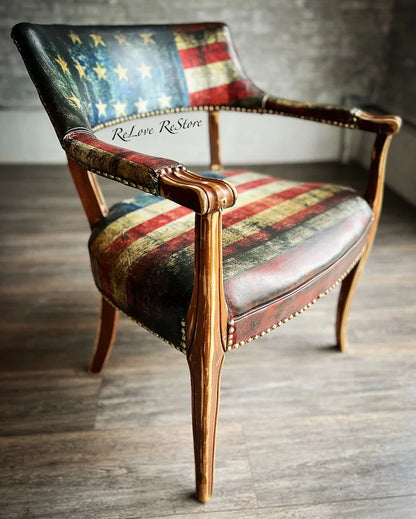 Ejemplo aplicación papel decoupage Stars & Stripes en sillon restaurado