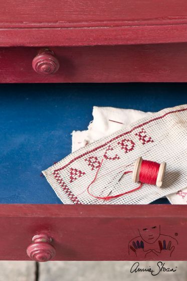 Burgundy - Annie Sloan CHALK PAINT TM decorative paint