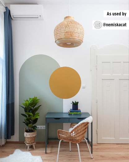 Espacio decorado con la pared pintada en Carnaby Yellow, foto de cliente
