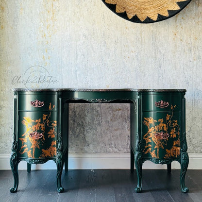 Transferencia decorativa Bird Watching Kacha en escritorio verde oscuro estilo Luis XV restaurado - motivos cobre con aves y flores - Re-Design with Prima