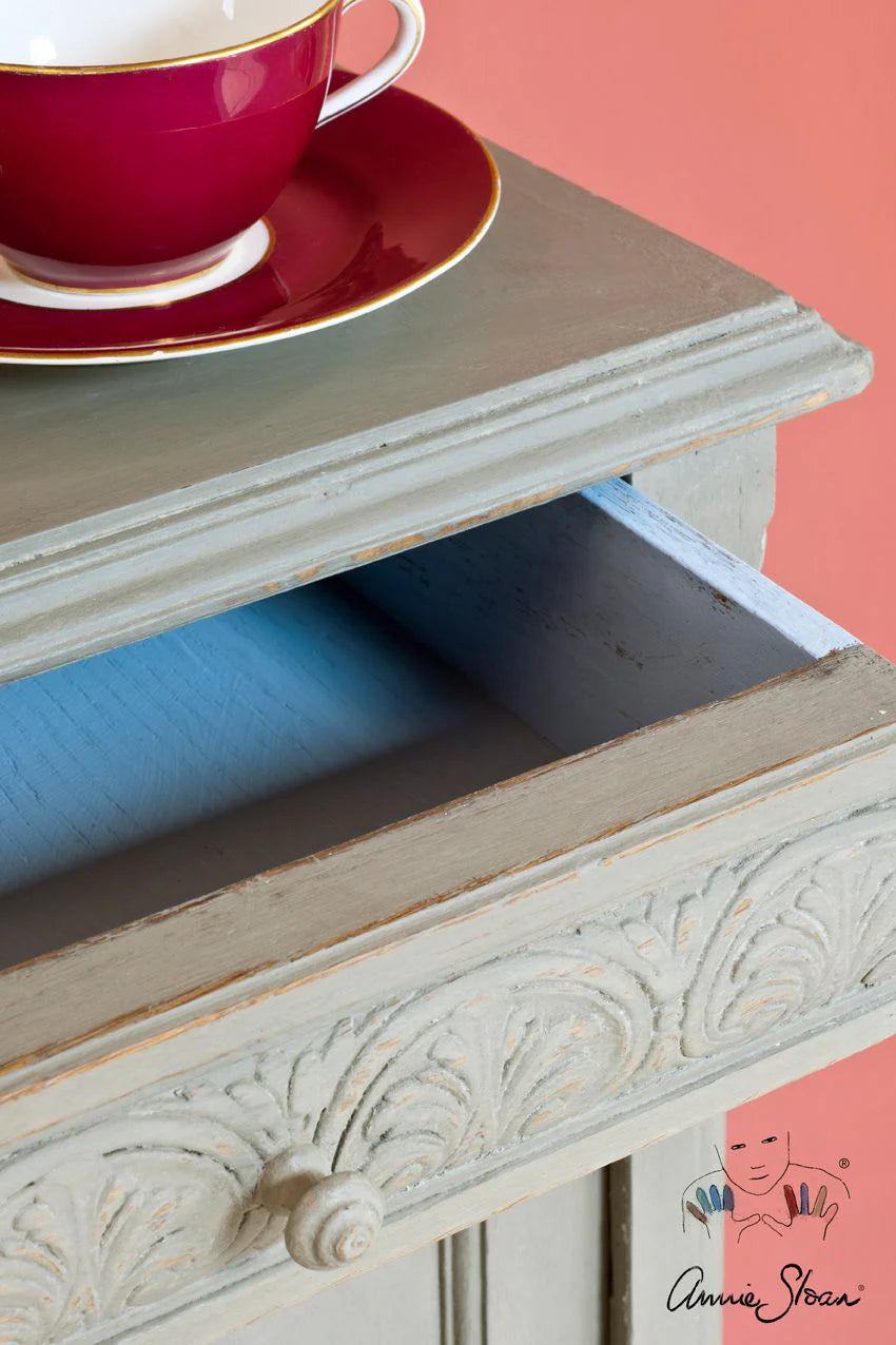 French Linen - Annie Sloan CHALK PAINT TM decorative paint