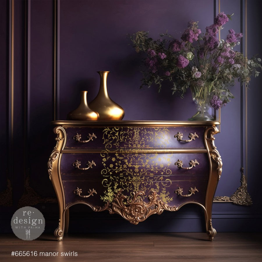 Transferencia decorativa Manor Swirls Kacha - Espirales dorados estilo manor sobre cómoda morada - Re-Design with Prima
