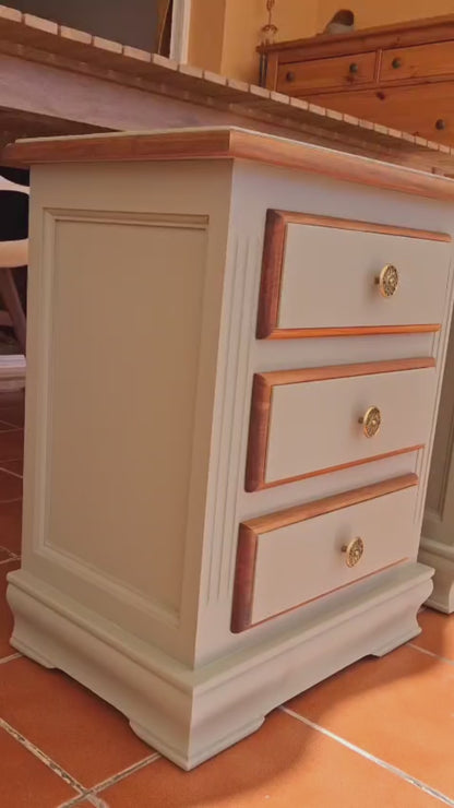 Mesitas de Noche Vintage Verde Musgo y Madera Natural | Juego de 2 Mesillas Restauradas y Pintadas a Mano | Estilo Costero y Mediterráneo