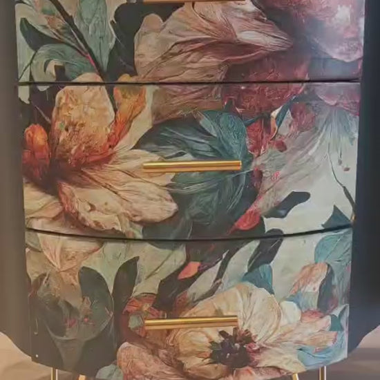 Mesitas de noche boho con 3 cajones y diseño floral pintado a mano - detalle frontal